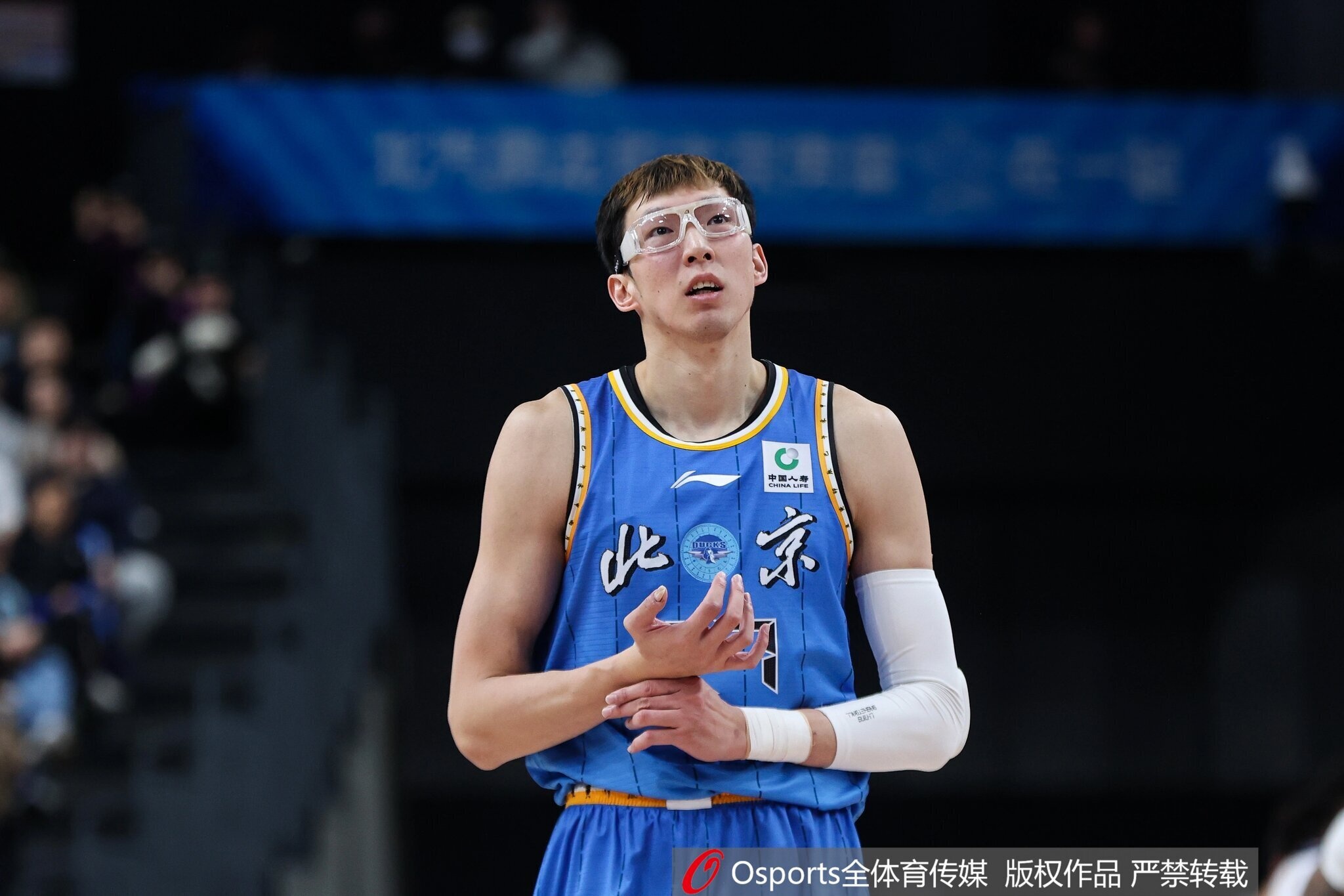 u8官网-表现平平！周琦9中4拿到10分9板  罚球4中2